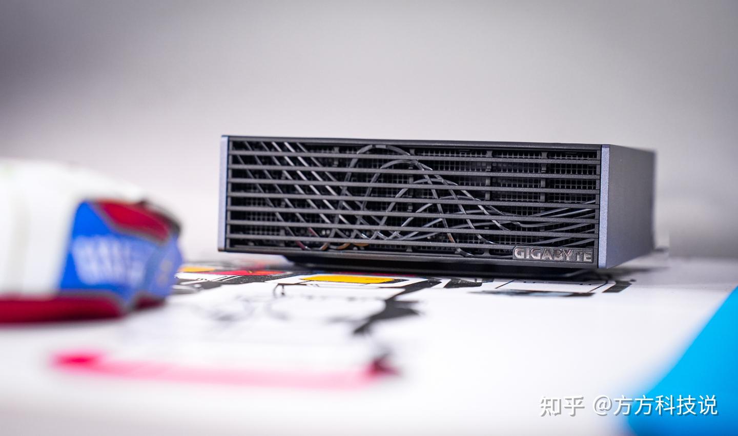 桌面级AI算力革命：技嘉GIGABYTE AI TOP ATOM尝鲜（开箱+拆解）