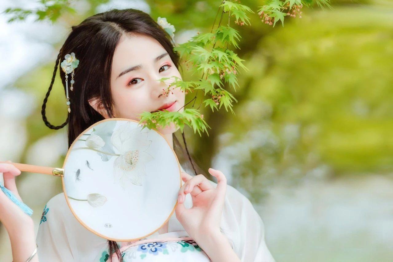 好看的横图电脑桌面壁纸横屏电脑桌面壁纸电脑桌面壁纸清纯可爱萌妹砸