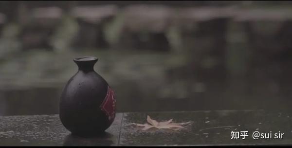 我有一壶酒,足以慰风尘。尽倾江海里,赠饮天下人。诗句来源 - 知乎