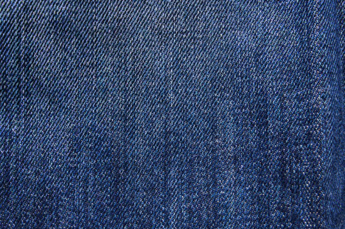 不同材质面料的造型特点_服装设计学院排名_服装面料特性介绍