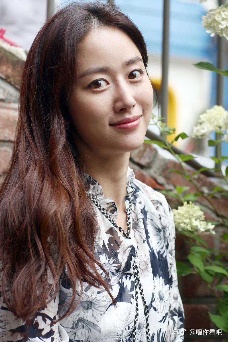 全慧彬是韩国的顶级明星,她出演的《威尼斯恋人》《魔女幼熙》《又是