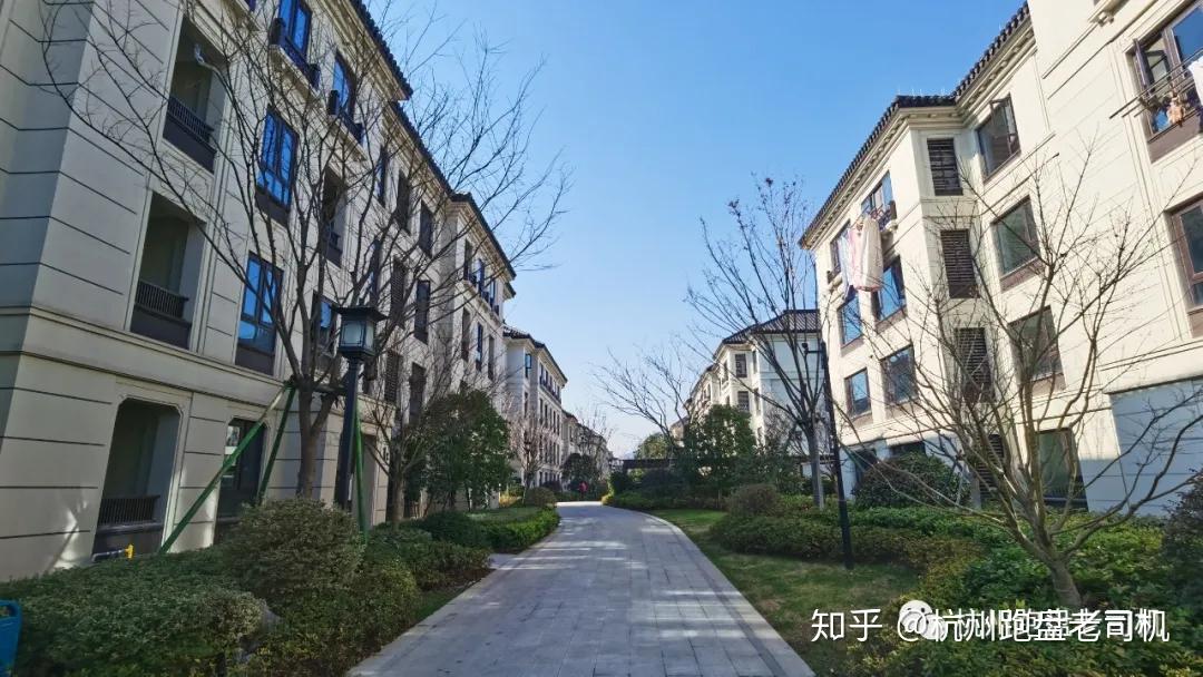 绿城茗春苑居住环境强无敌配套却是村级真的让人又爱又恨