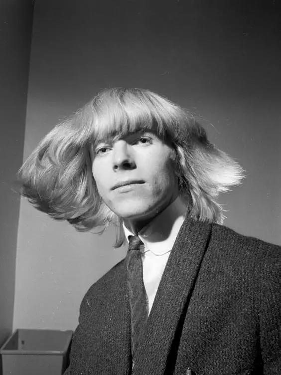 因为这个名字与美国乐队 the monkees 的主唱 davy jones 听起来很