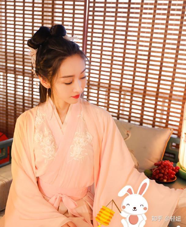 表现就已经非常深入人心了,后来在《如懿传》中知名度又上升了一大截