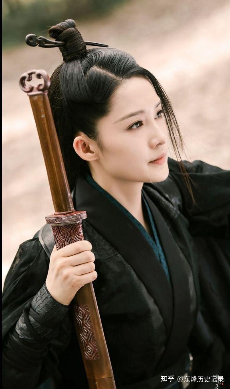 弥子瑕风华无双模样娇艳分不清是男是女卫灵公把他当成爱妃