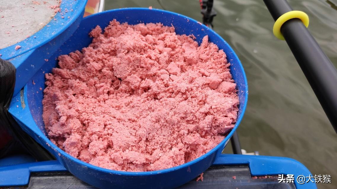 夏季自制钓鲢鳙鱼的饵料配方,和实战技巧 - 知乎