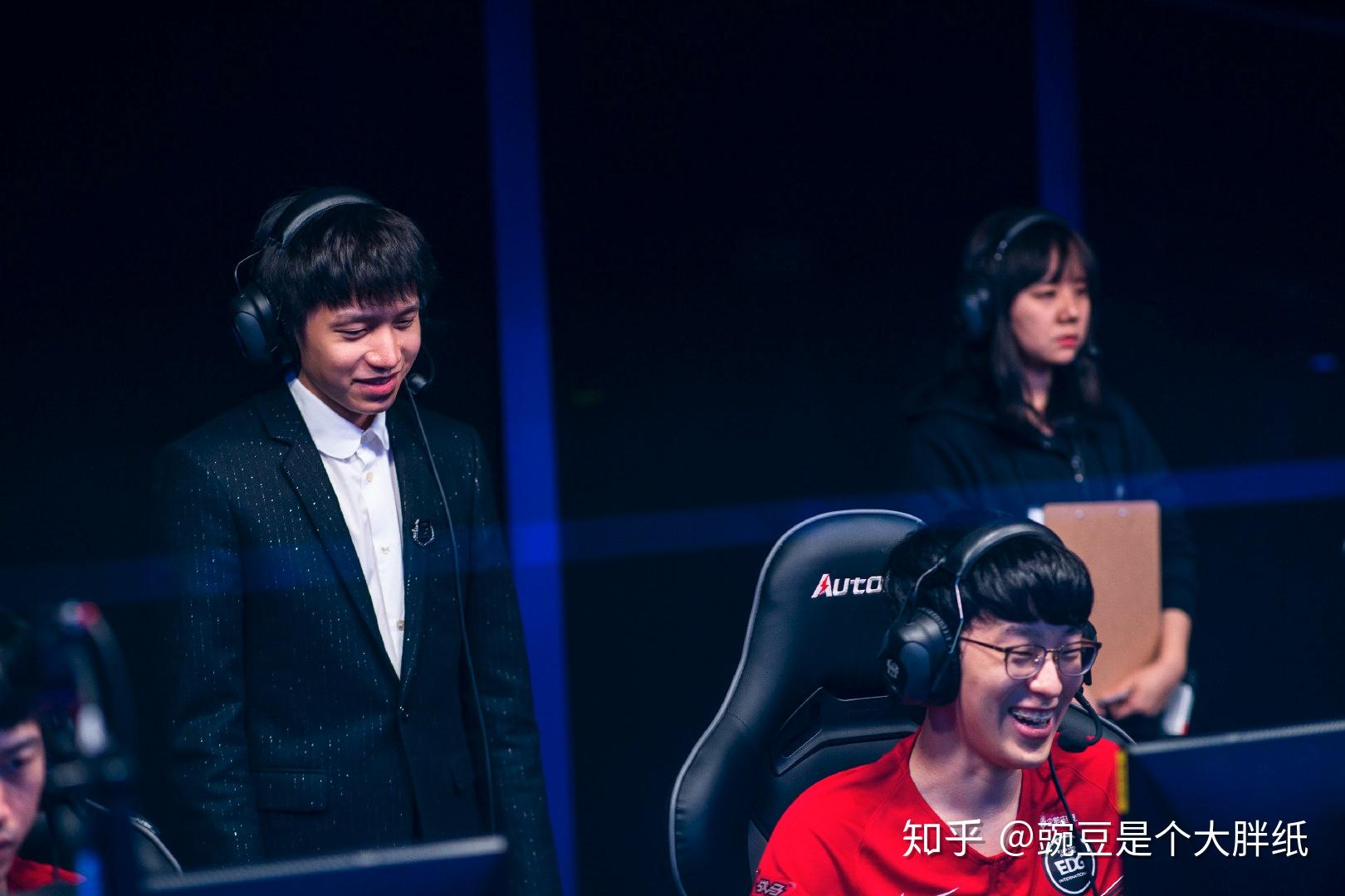 海外网友点评厂长复出:虽然很帅气,但面对年轻一辈,真打得过?