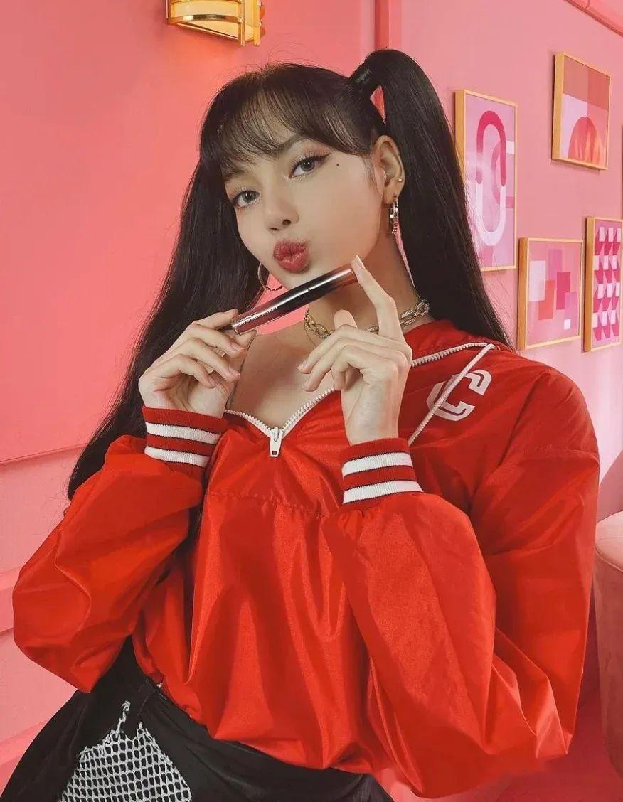 photo:lisa instagram12,blackpink rosé妆容:个性win