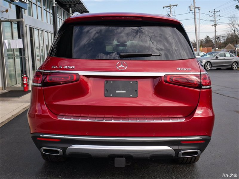 奔驰gls红色车漆非常夺目气场十足