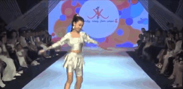 时装秀儿童 v2-b634f18c7f94bbe44e82e881db77a253_r.jpg
