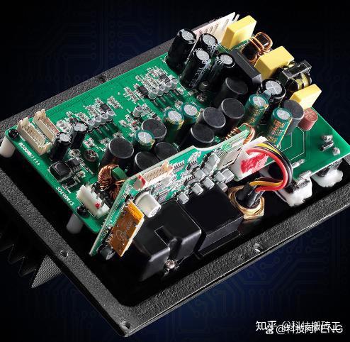 桥接低失真输出,配备两只德州出品的高品质专业数字放大芯片tas5611a