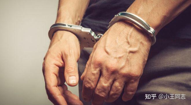 醉酒女孩被老人“捡尸”,手伸进去就不出来了,还好路人及时报警 - 知乎