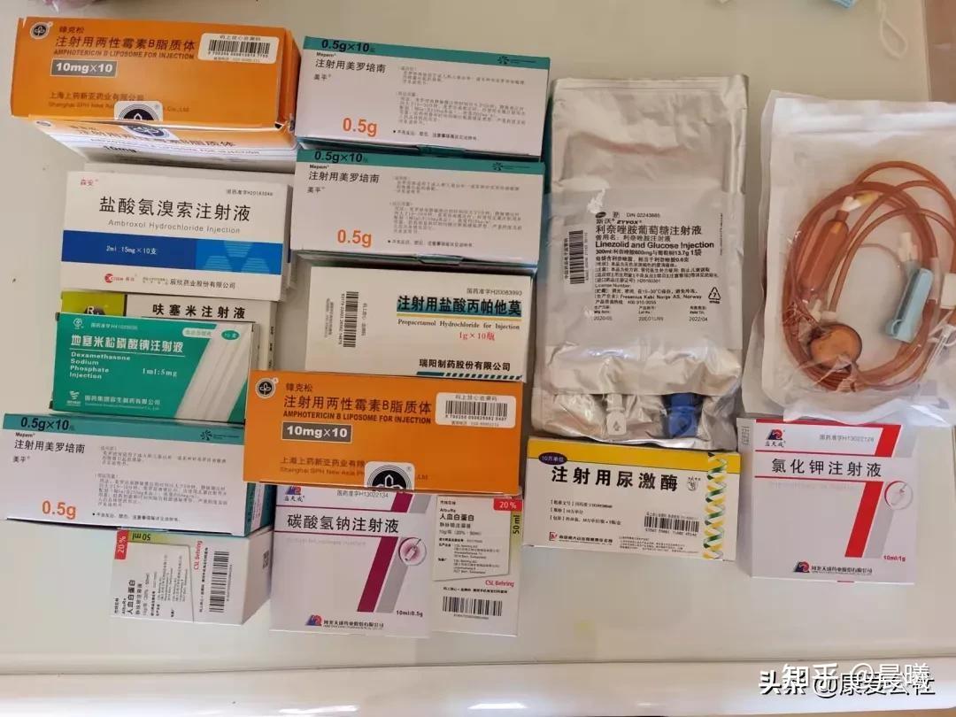 因为小则的病情,没有达到骨髓移植的条件,目前只能口服化疗药,以及