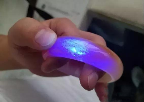 玉髓紫光灯反应图片