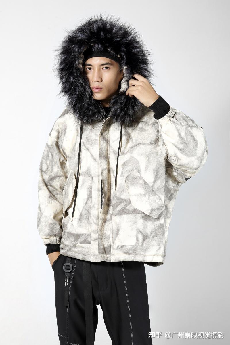 潮男秋冬服饰穿搭模特上身照片