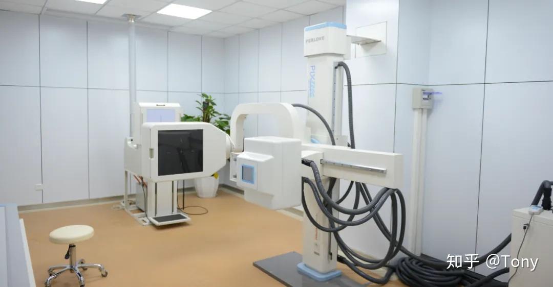 dr数字化x线的摄片机,主要功能就是拍摄胸片,了解患者的心肺功能状况