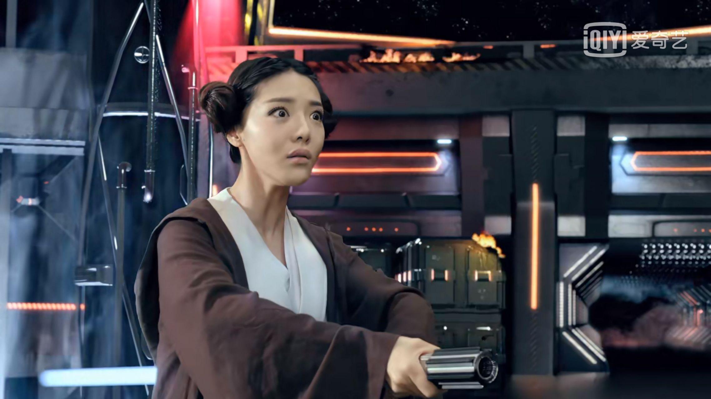 比如,这样:不管是《十全九美》的南宫燕,还是《爱情公寓》里的唐悠悠