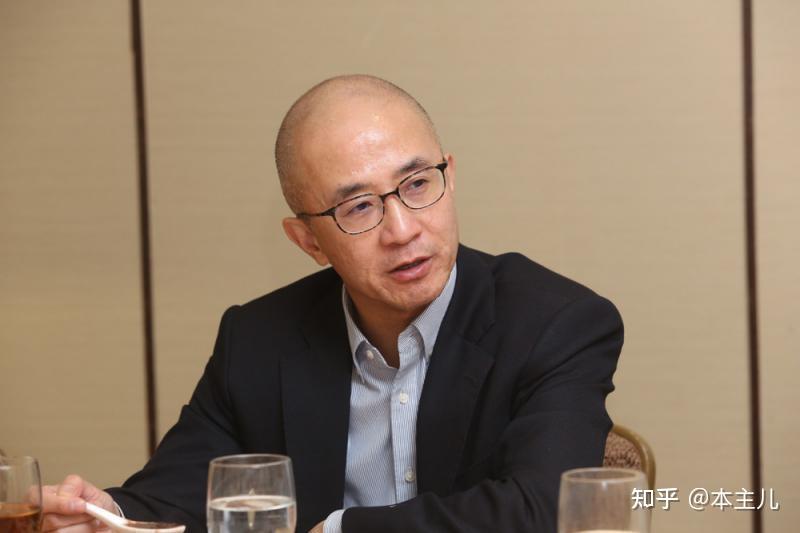 罗鹰石这样的教育方式不仅逼出了罗康瑞,其他几个儿子也十分优秀.