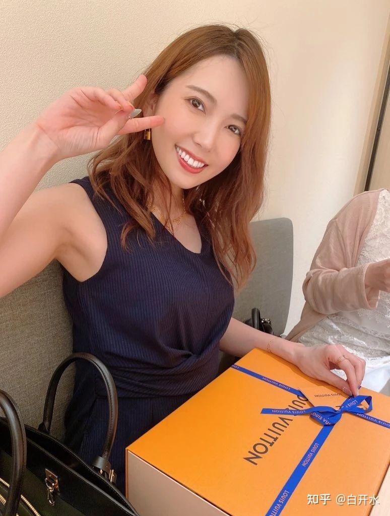 冲田杏梨生活照，生娃以后的复出更大了 - 知乎