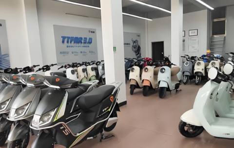 雅迪全品类涨价 300 元以上，称原料大幅上涨，铝铜铁涨超 40%、塑料涨 80%，其他品牌会跟涨吗？