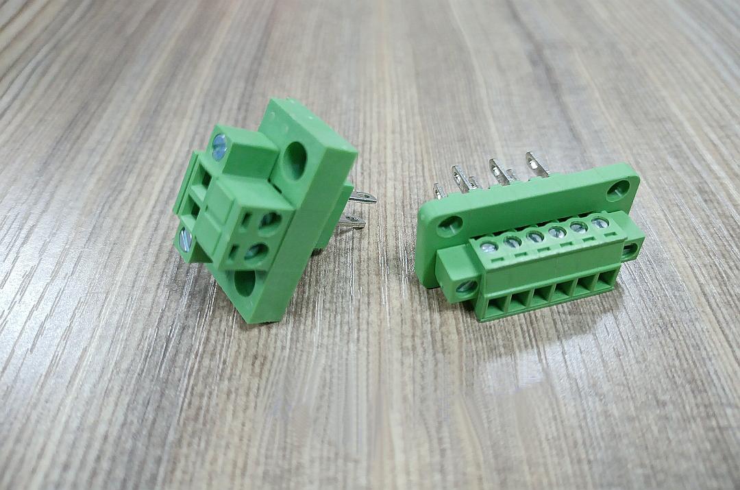 对重工业控制来说凤凰端子成工业一体机标配接口具有什么优势