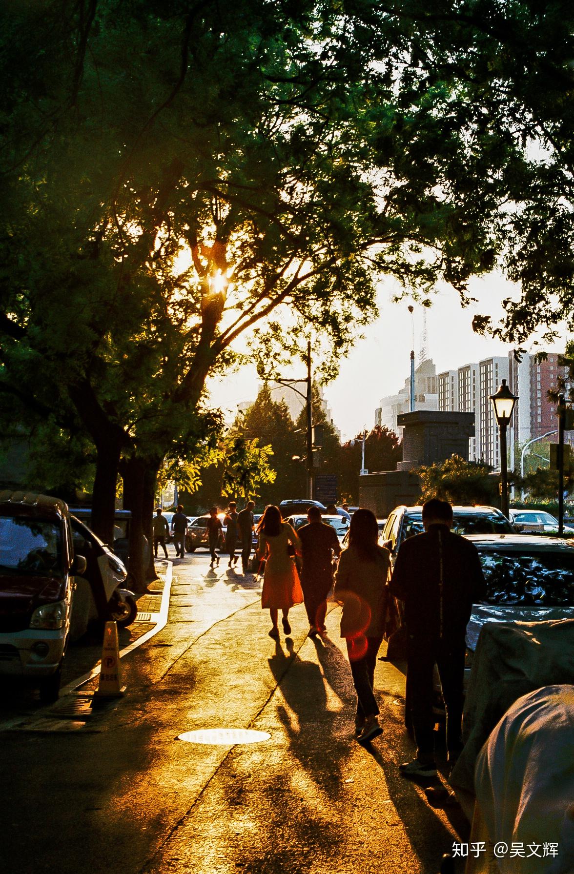 散落在城市的街角