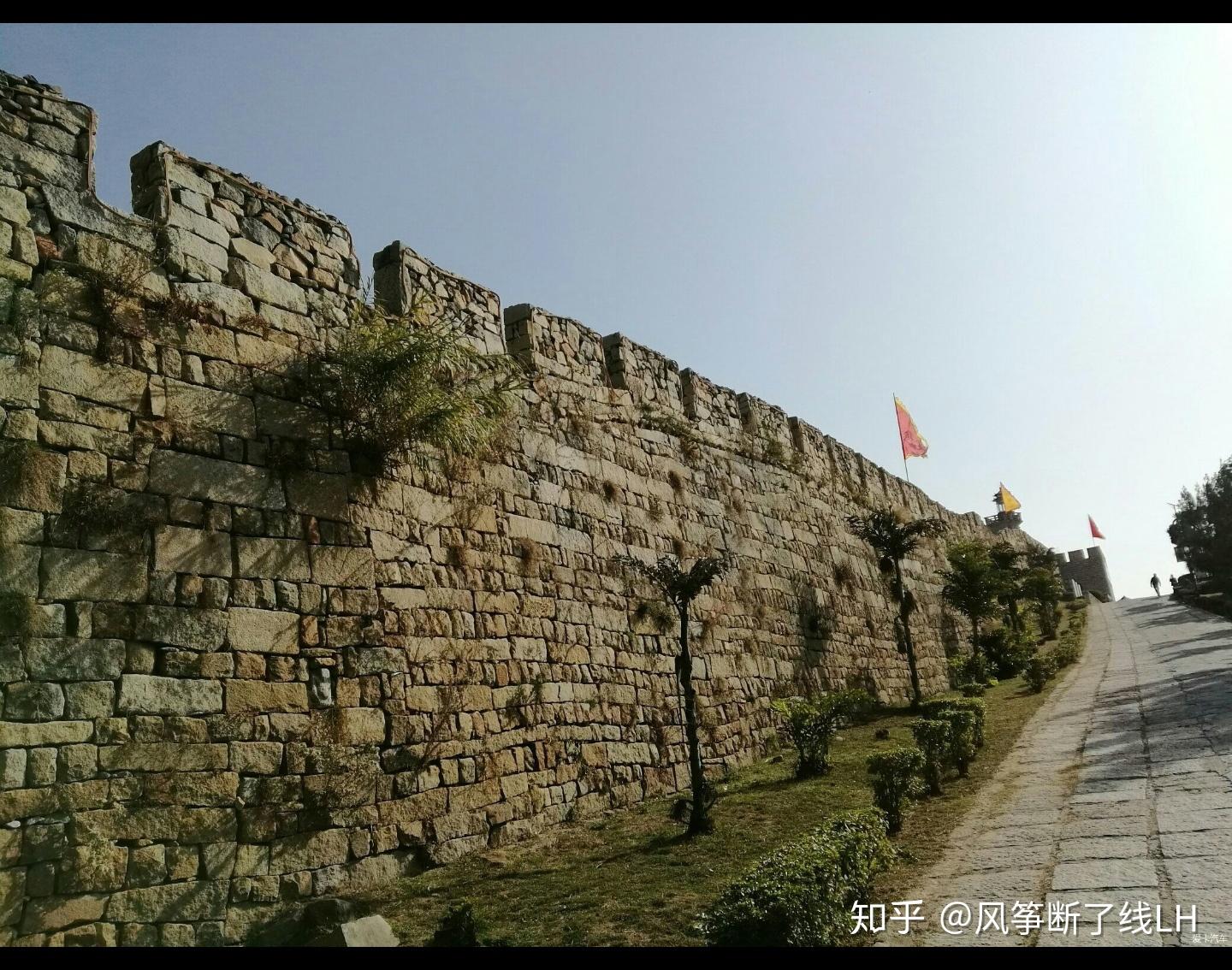 为什么中国古代的城防只发展出了夯土、包砖的城墙,而欧洲却发展出了石砌的城墙,甚至城堡? - 知乎