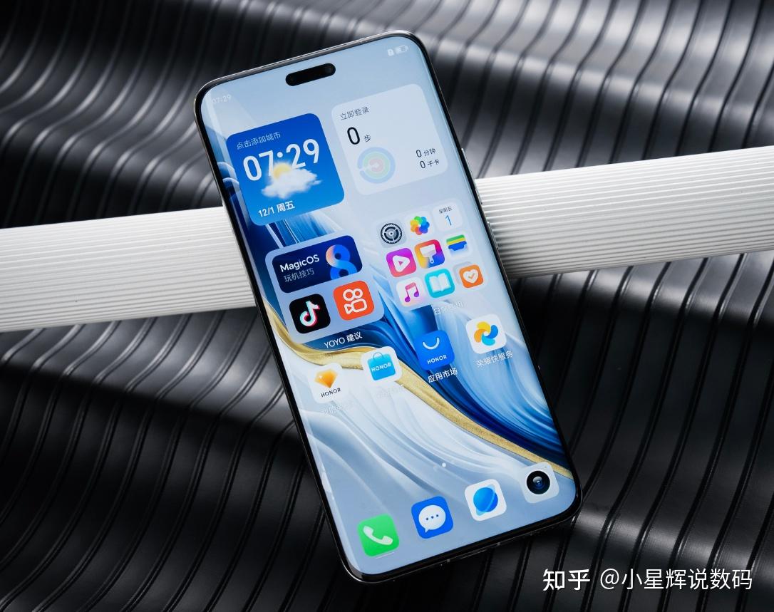 荣耀也很无奈卫星通信100倍变焦上市不到3个月突降1004元