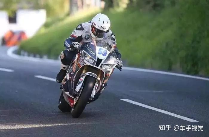 曼岛tt丨现实版的死亡飞车勇敢者的亡命游戏