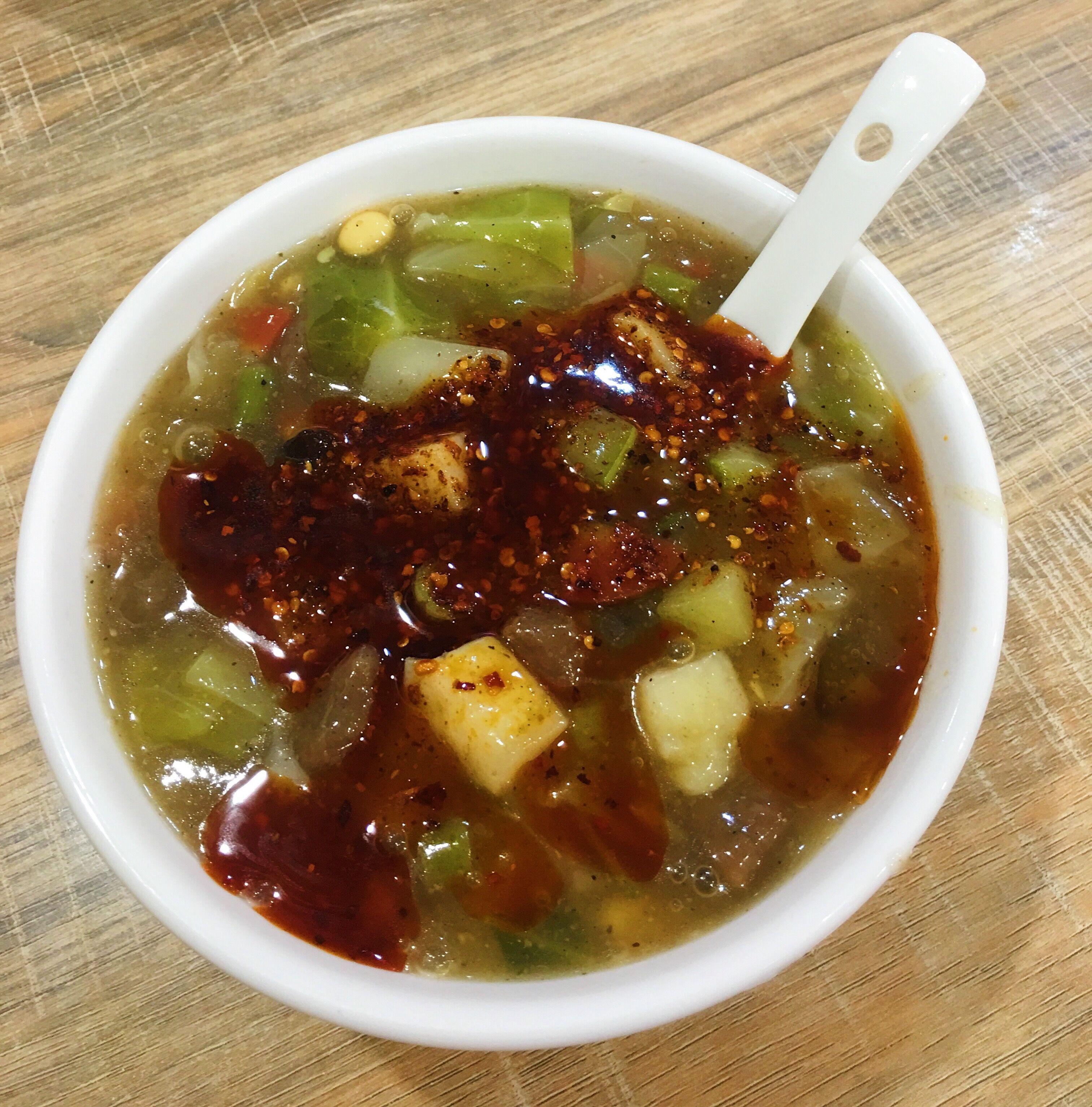冬天的早晨从一碗热气腾腾的肉丸胡辣汤开始