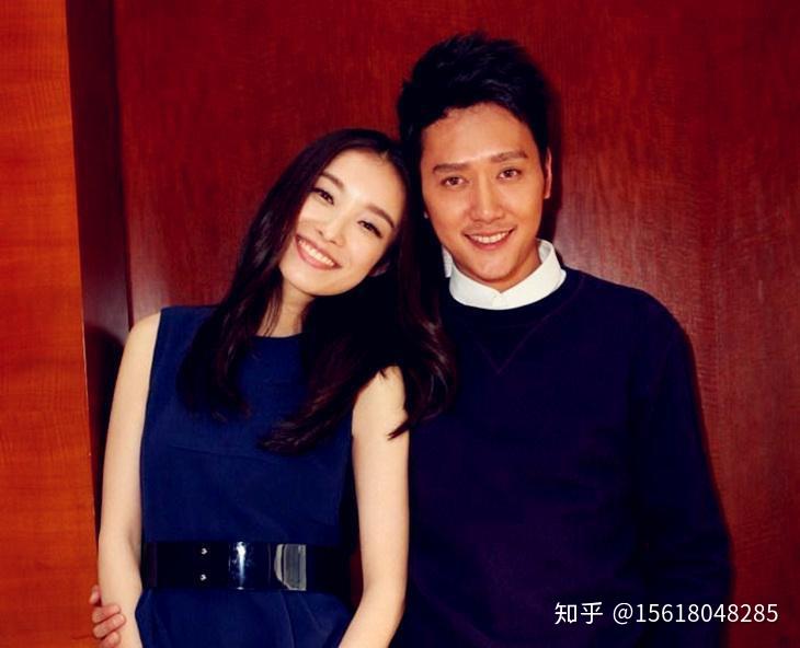 17年春节,冯绍峰又被拍到了和郭碧婷在豪宅共度三天三夜.