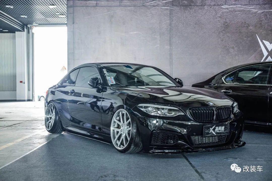难以抗拒的低趴诱惑宝马225i黑武士改装案例