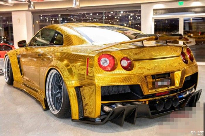迪拜现车,镶金gt-r,卖三百五十六万