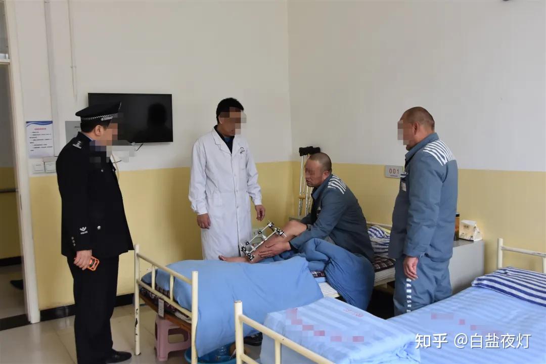 就像是在用鞋子丈量从监区到车间的脚步.等小