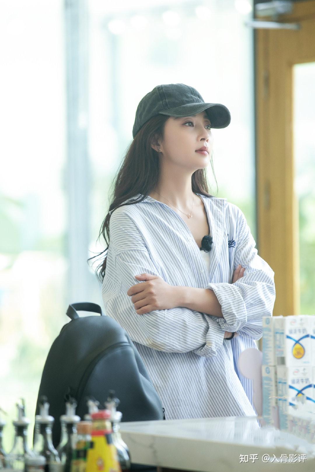 《中餐厅6》:殷桃综艺首秀美貌出圈,陈立农暖心准备礼物