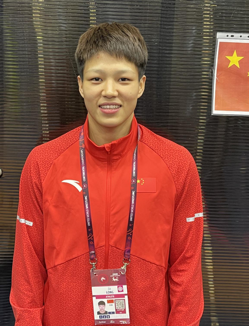 100淘汰对手云南籍女摔跤手龙佳斩获奥运会入场券