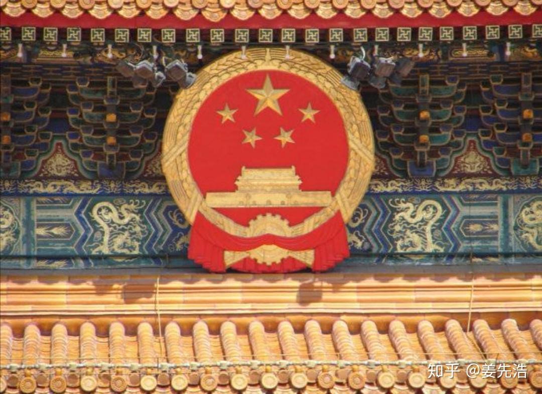 天安门城楼悬挂的国徽