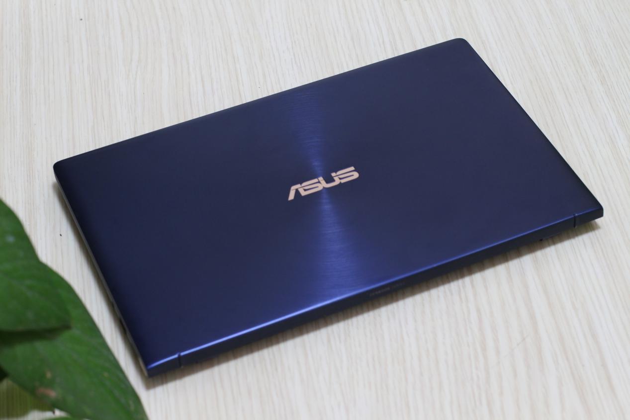 展现轻薄本的魅力所在华硕灵耀deluxe13评测