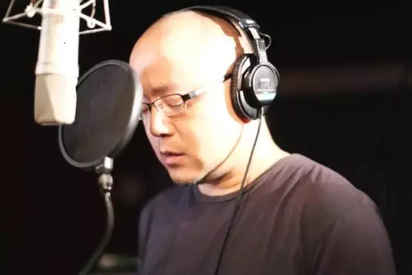 制作人里面,萧窦绍儒,是窦唯父亲,女声窦颖,是窦唯妹妹.