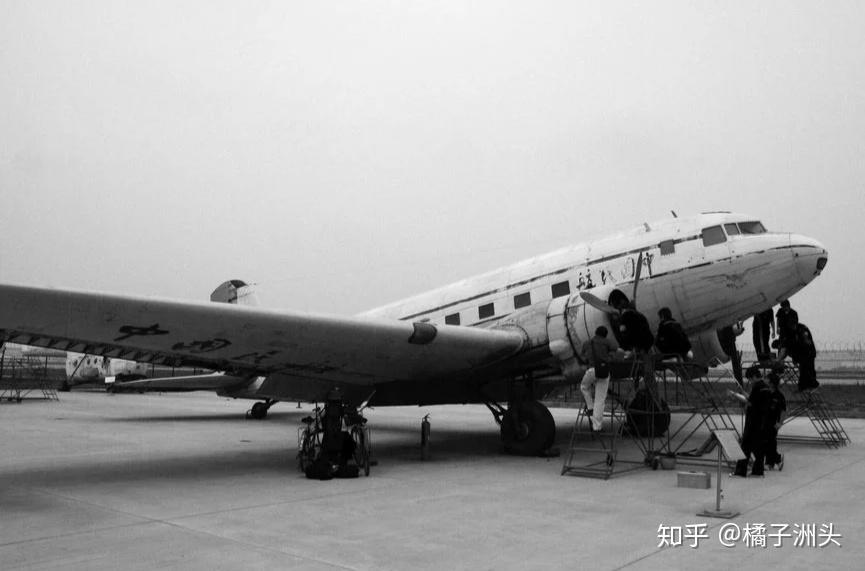 pe-2到卫国战争前夜,全苏已经拥有 28 家飞机工厂,14 家航空发动机
