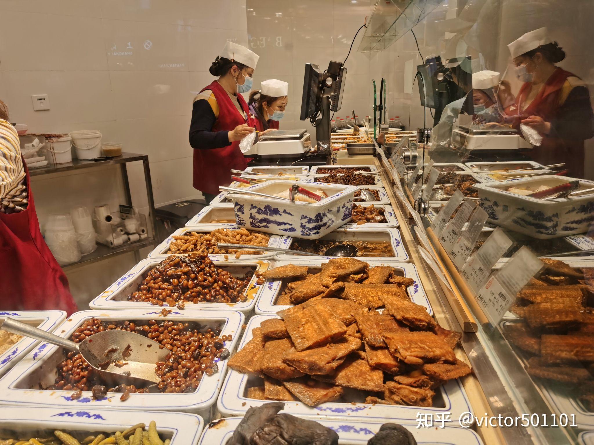 红了近一个世纪,淮海中路雁荡路口的培丽酱菜酱料柜台,坚持提供如今市