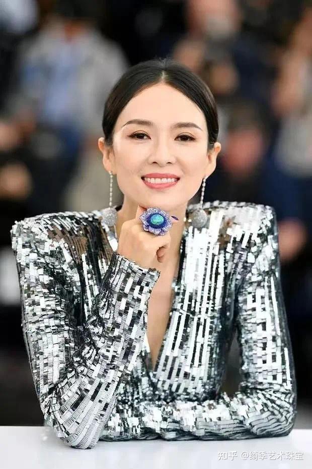 盘点女明星那些闪闪发光的珠宝章子怡