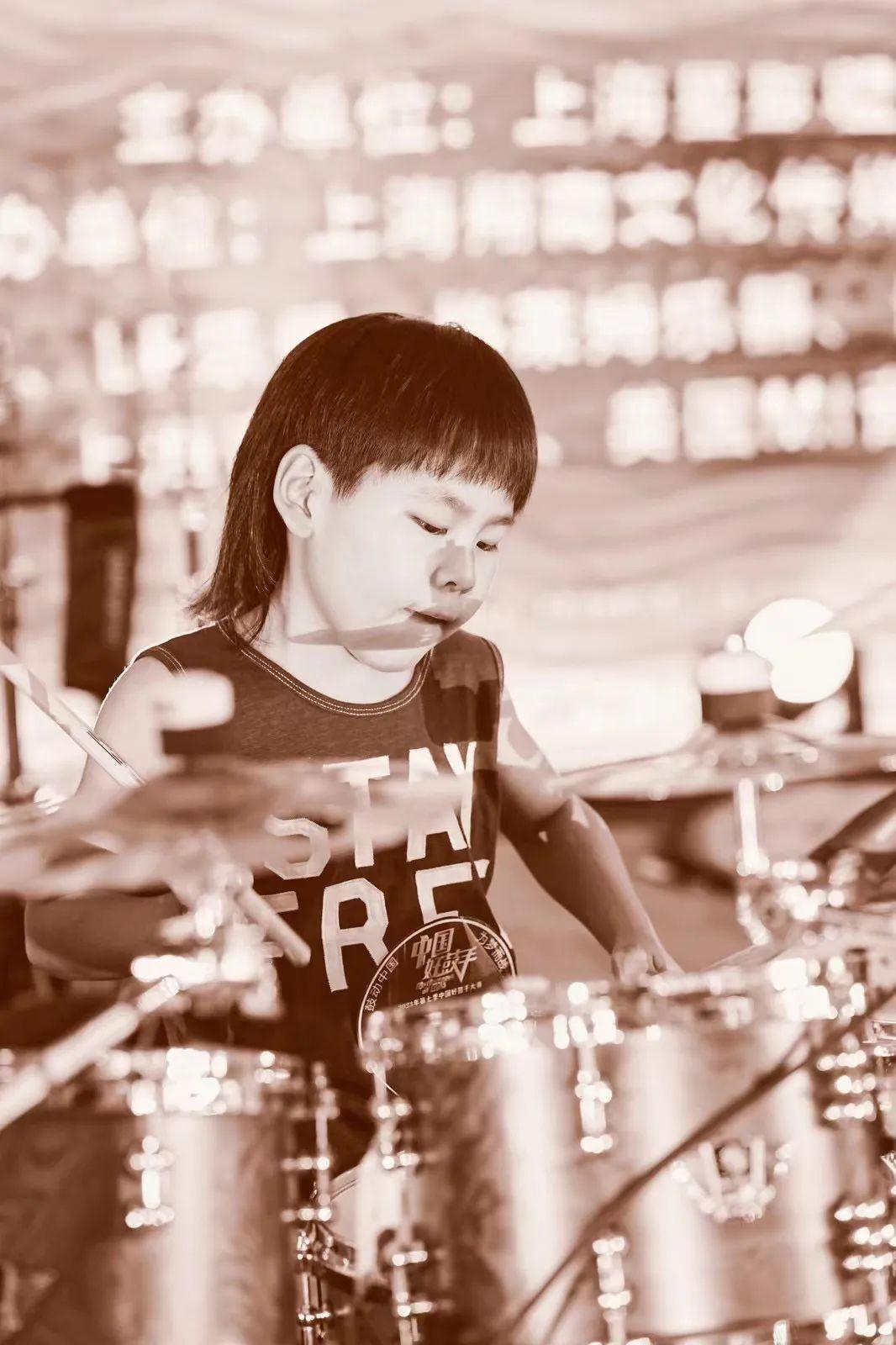 祝贺卫璨宇成为诺爱哑鼓精灵中国区小鼓手代言人