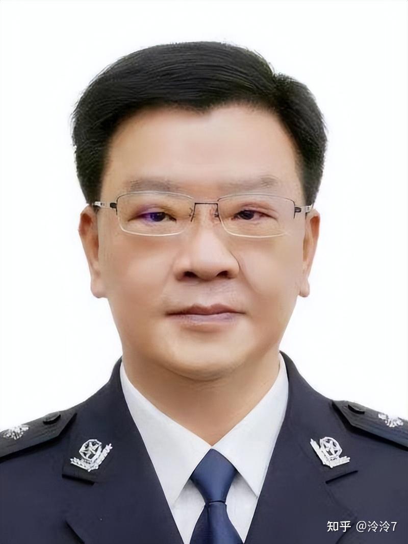 重庆市公安局现任领导简介张安疆任党委书记局长