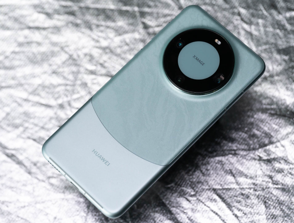 第一款:华为mate 60pro