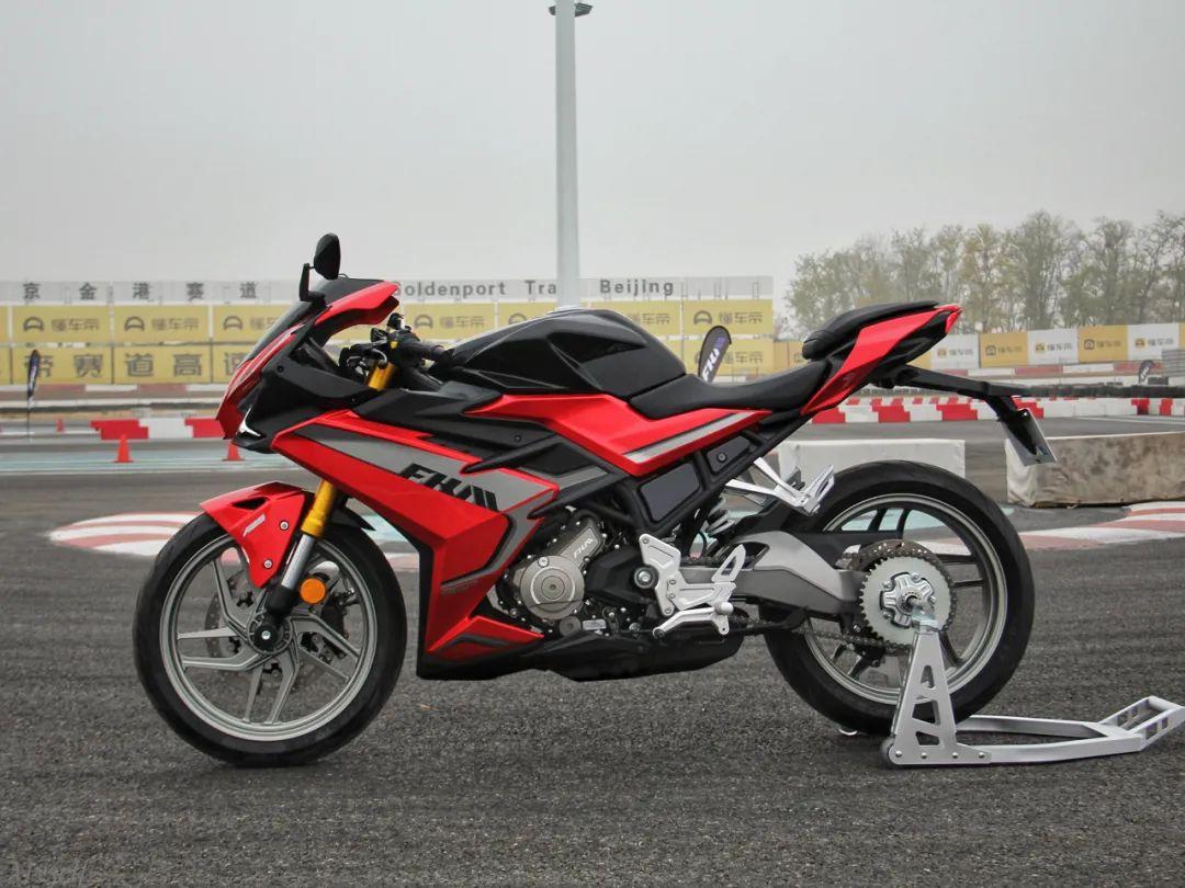 19980元单摇臂小跑车飞肯3gp发布