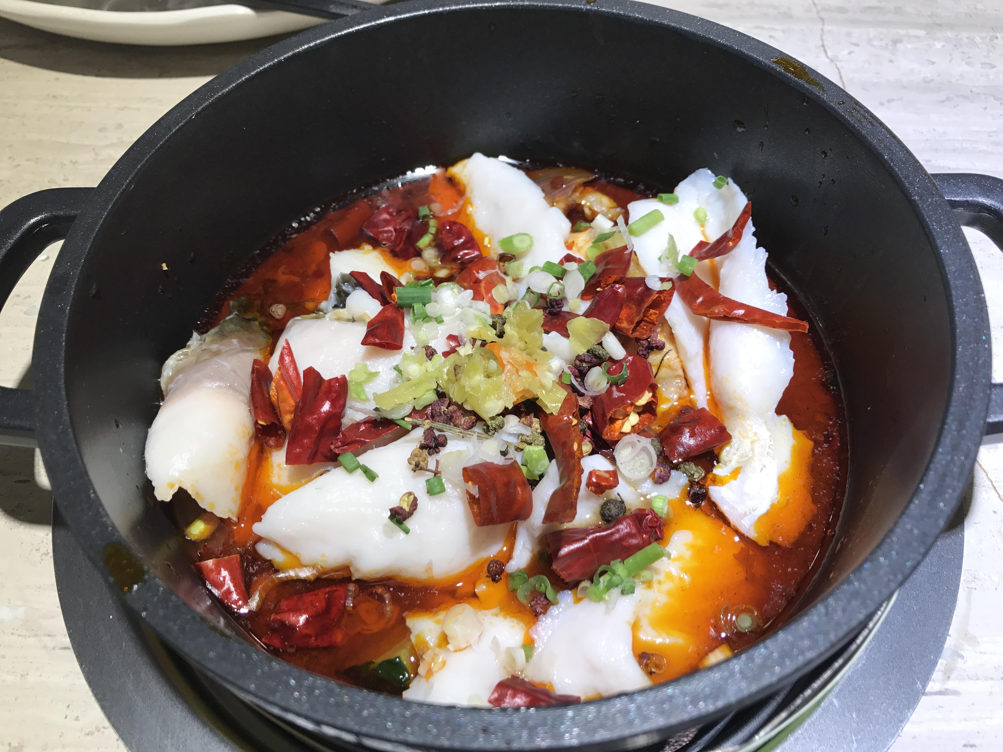 跟我一起了解武汉的美食!武汉磨牙喵鱼小锅