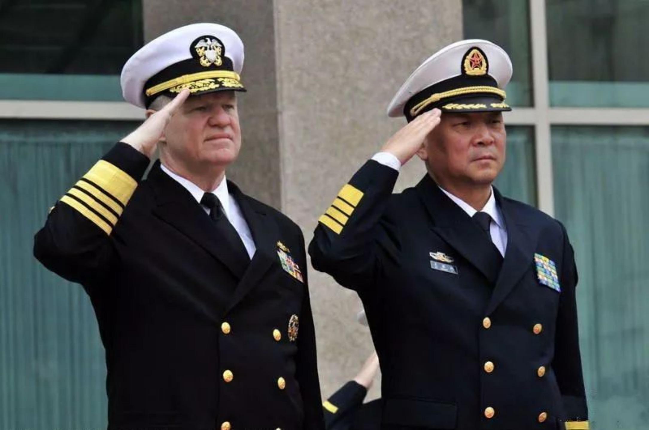 直到如今,绝大多数国家的海军军官制服依然采用的是 blazer 款式,只