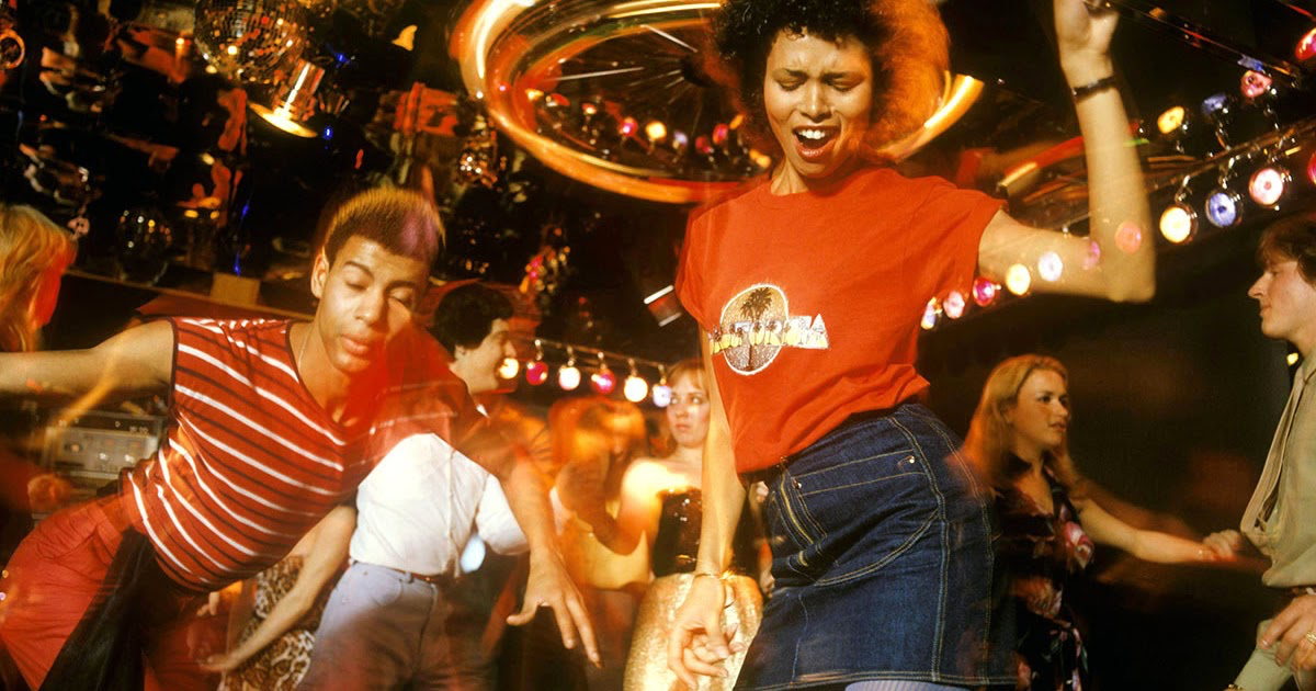 70 年代成为主流文化的,还有被视为连结前后十年的音乐风格 – disco