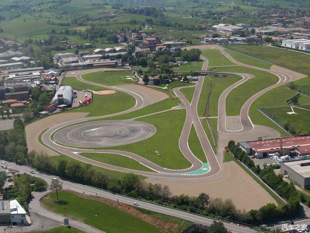 fiorano(费奥拉诺)大众汽车公司的ehra-lessien测试赛道距离大众汽车